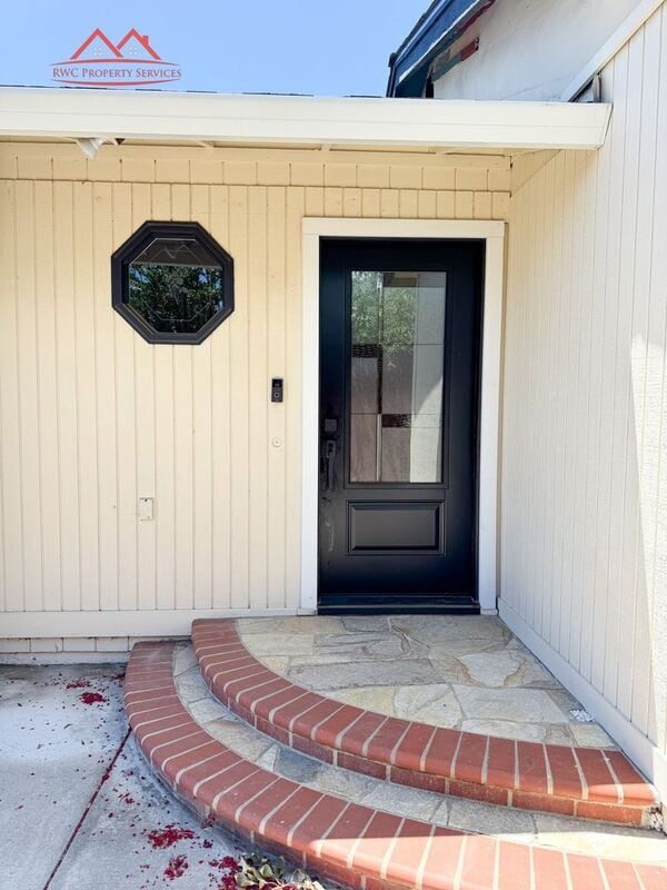 Building Photo - 15001 Ridgetop Dr