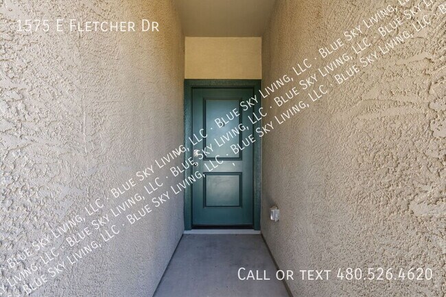 Foto del edificio - 1575 E Fletcher Dr