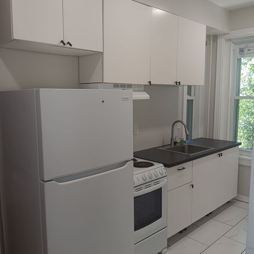 Primary Photo - 1342 Orthodox St