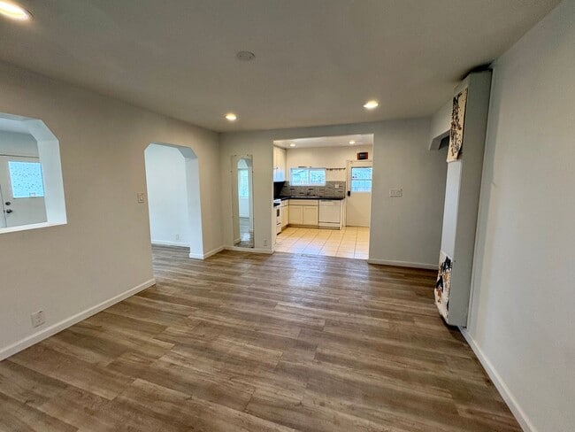 Building Photo - Country Like 2 Bedroom 2 Bath Single Story Home