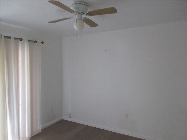 Building Photo - 7510 Shadyvilla Ln