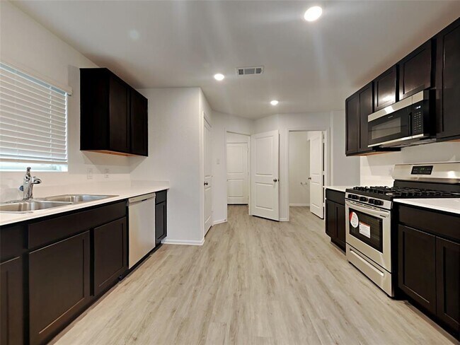 Building Photo - 22291 Stoney Ravine Dr