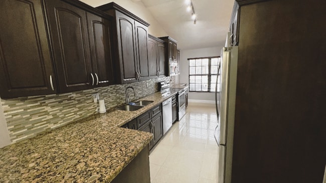 Building Photo - 2310 Elm Ct