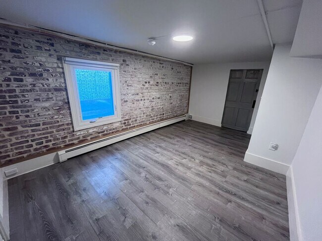 Foto del edificio - 221 Channing St NE