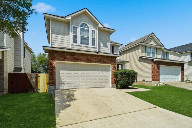 Foto del edificio - Move-In Ready Gem on Goldcrest Run Near Shopping & Dining