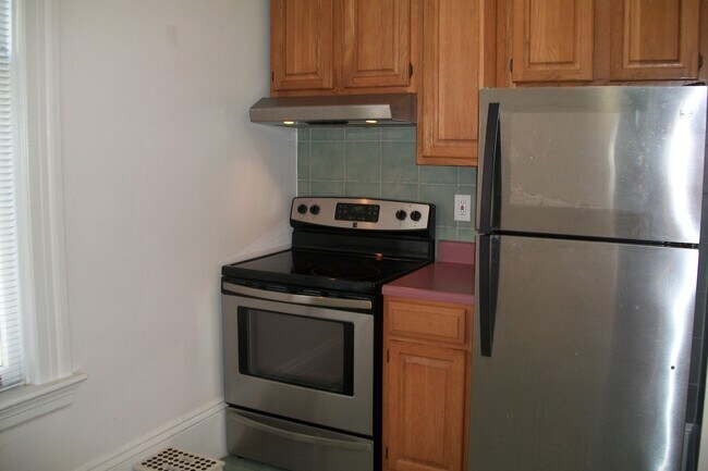 Kitchen side 1 - 70 Liberty St