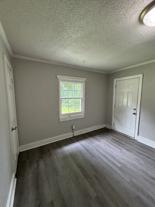 Foto del edificio - 503 Singletary St SE