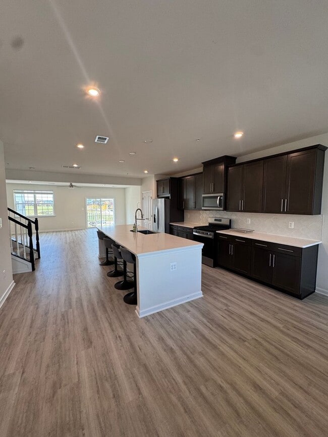 Foto del edificio - Spacious, Modern Condo in Owings Mills — M...