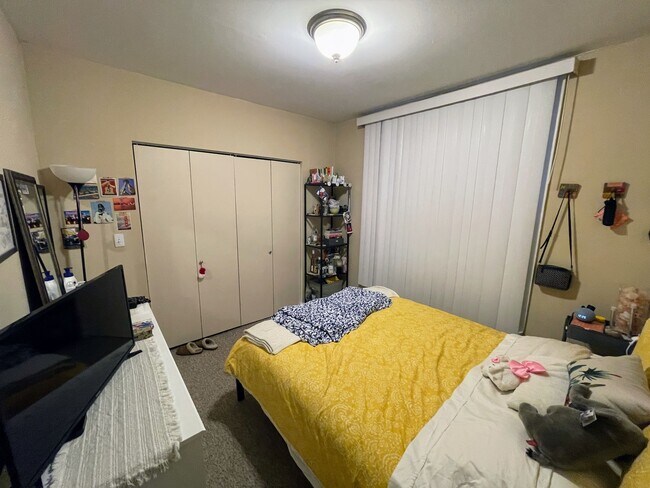 Foto del edificio - 3303 N Clark St