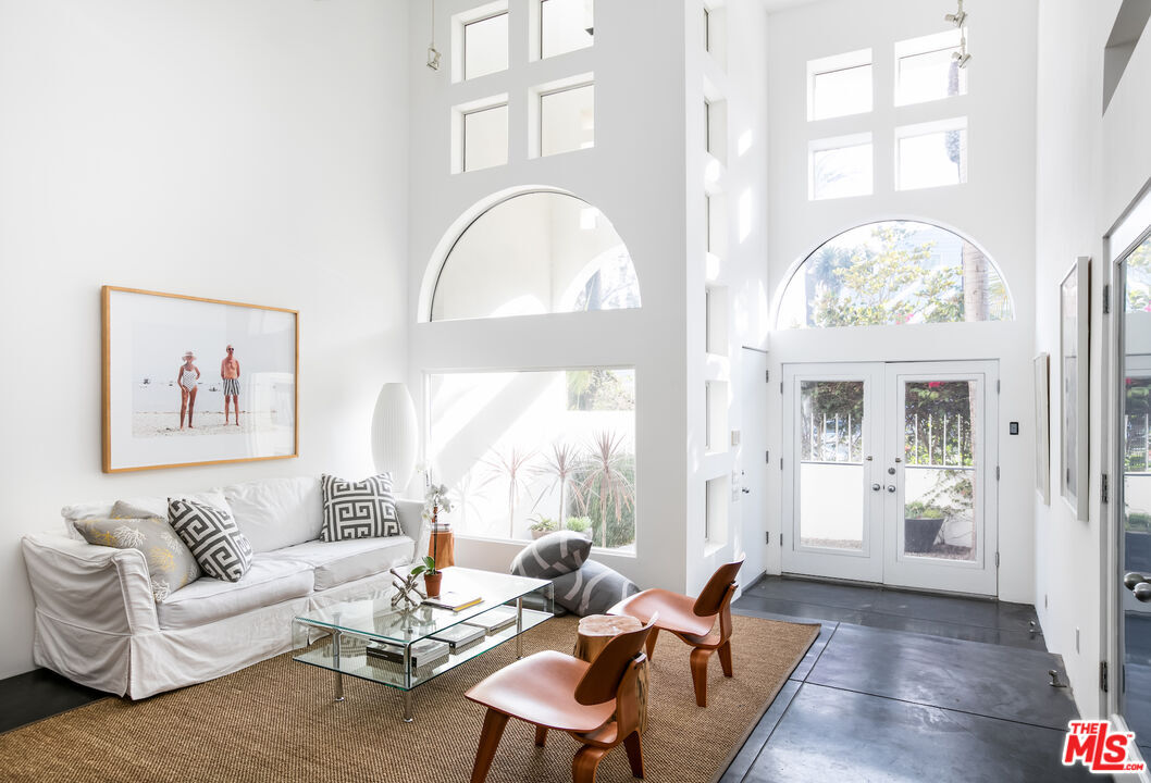 Foto principal - 1415 Cabrillo Ave