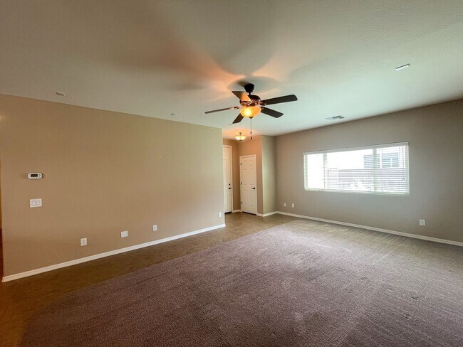 Building Photo - 1541 W Crape Rd