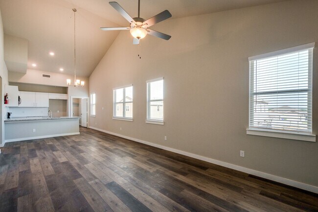 Foto del edificio - GORGEOUS 2 BEDROOM FOUR PLEX LOCATED IN MI...