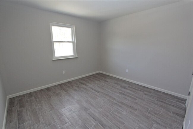 Building Photo - 29194