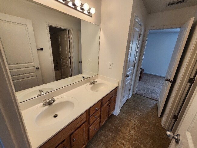 Building Photo - 3512 Clear Creek Crossing NW