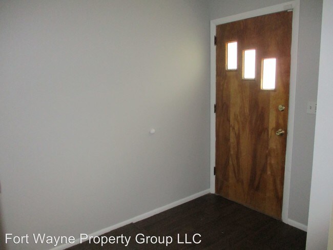 Building Photo - 3 br, 1.5 bath House - 4042 Euclid Avenue