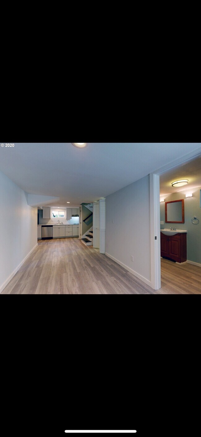 Foto del edificio - 7924 N Brandon Ave