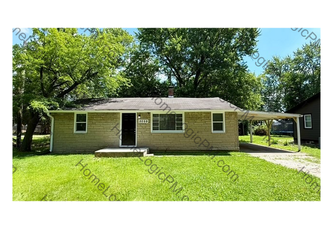 EAST SIDE 3 BEDROOM RANCH WITH CARPORT AVAILABLE NOW! - EAST SIDE 3 BEDROOM RANCH WITH CARPORT AVAILABLE NOW! House