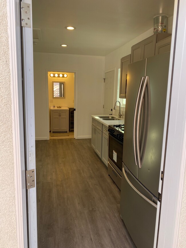 Luxurious Amenities - 6500 Winnetka Ave