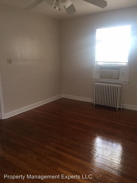Primary Photo - 1217 N Kensington St