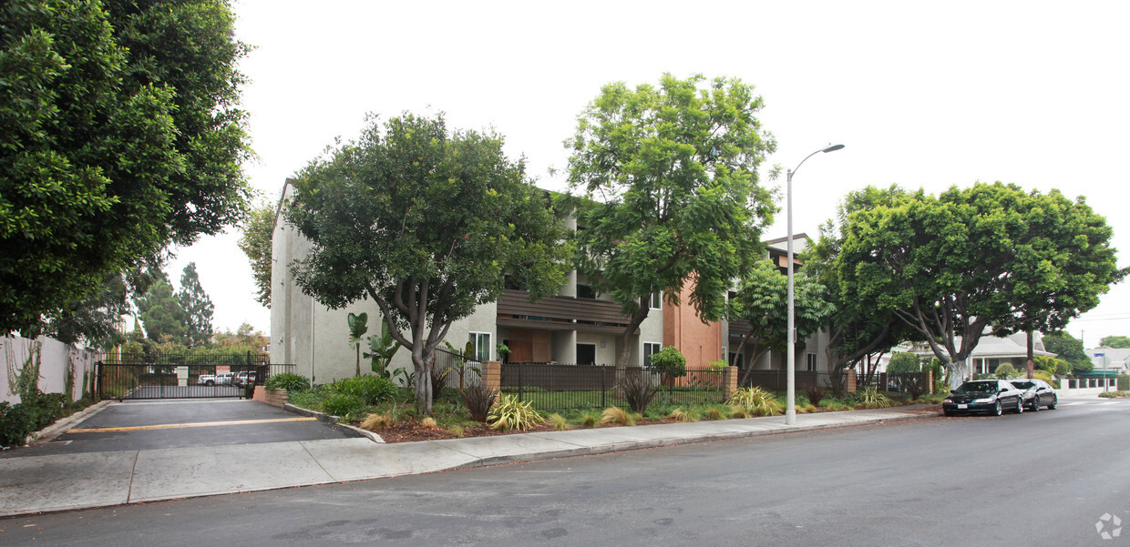 Primary Photo - Casa De Las Hermanitas