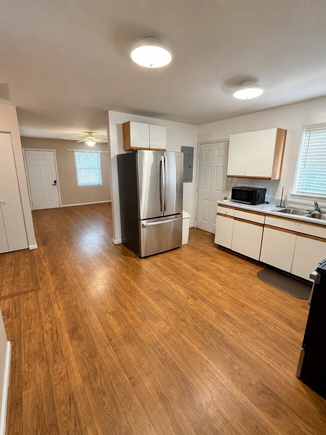 Building Photo - 111 Watzel Ln
