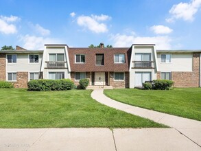 Building Photo - 3018 Roberts Dr