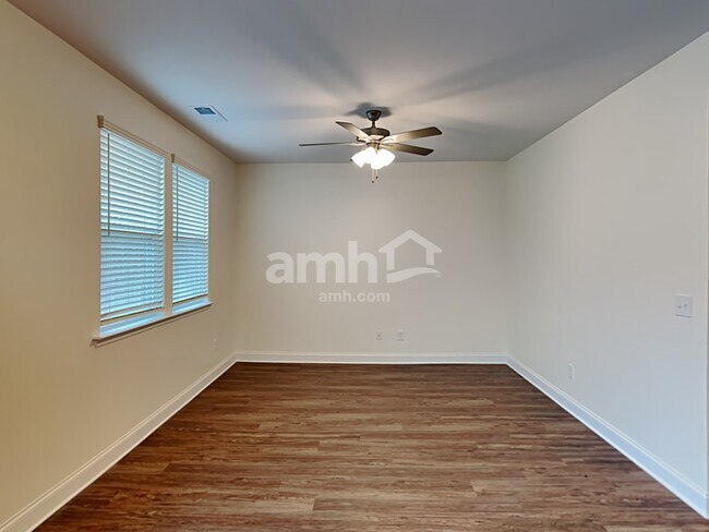 Foto del edificio - 11102 Hazel Gardens Drive