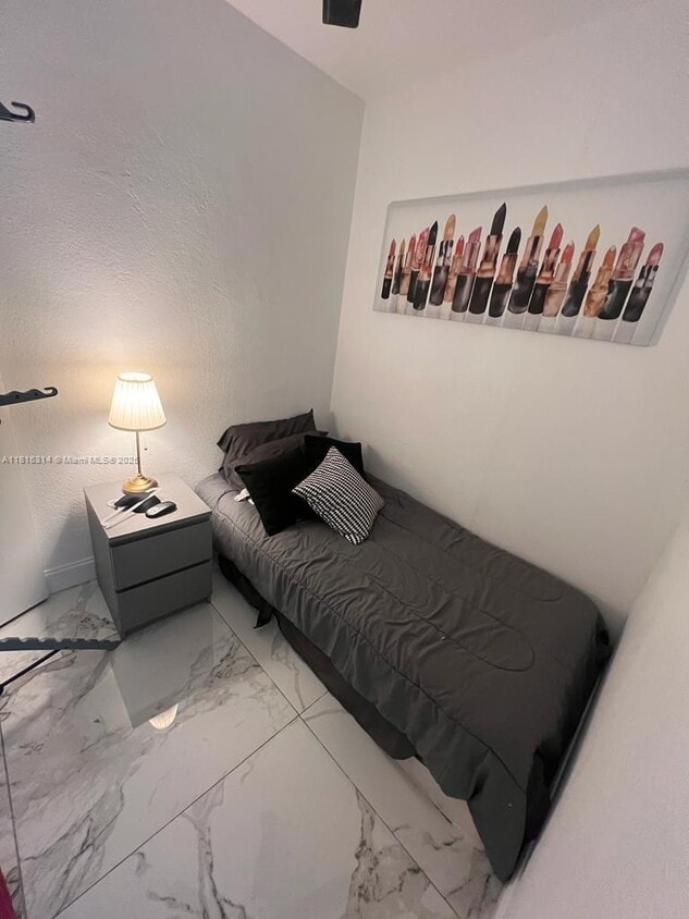 Foto principal - 7320 Carlyle Ave