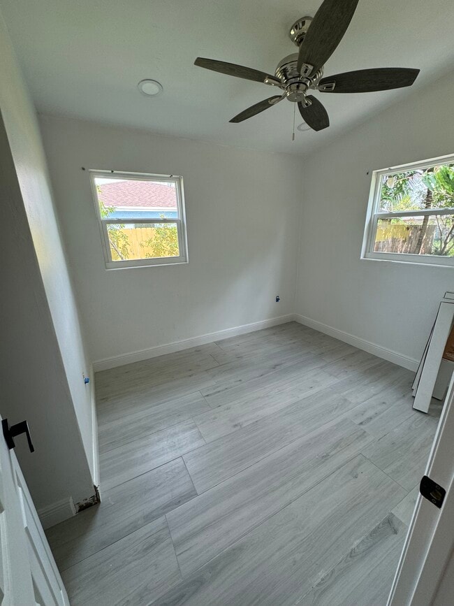 Foto del edificio - 420 Chipewyan Dr