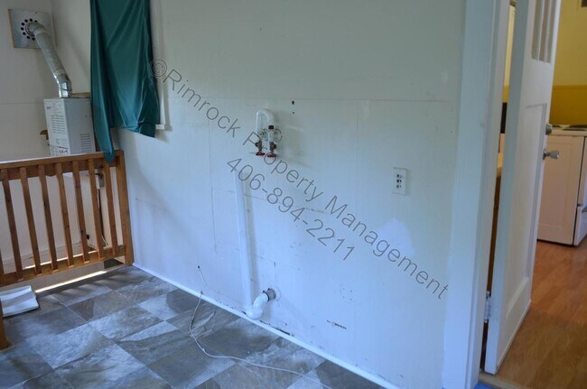 Foto del edificio - 1103 &amp; 1103 1/2 Sunnyside Ln