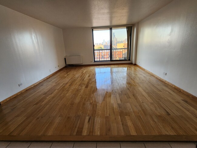 Living Room to Patio - 501 W 24th Pl