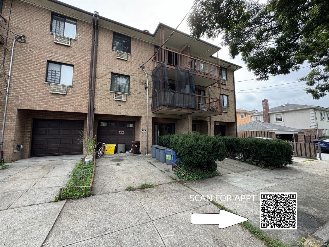 Primary Photo - 61-39 168th St