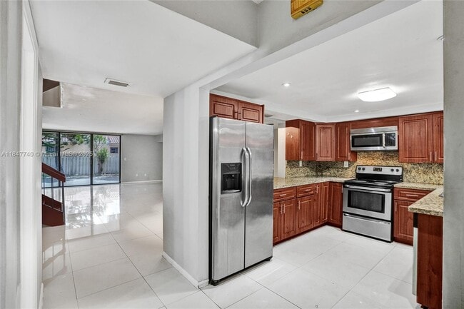 Foto del edificio - 20607 NE 7th Ct
