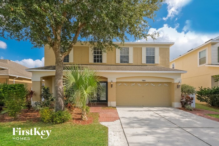Foto principal - 7844 Atwood Dr