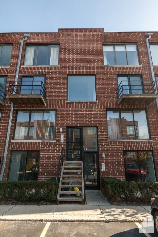 Building Photo - 936 W Grace St