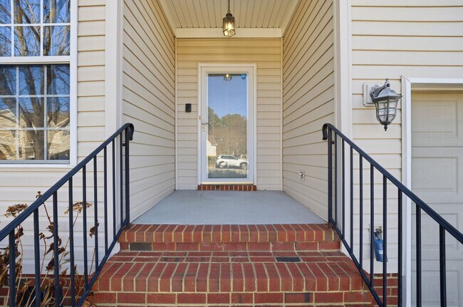 Building Photo - Quailshire Estates 4 Bed, 2.5 Bath Home in Chesapeake, VA