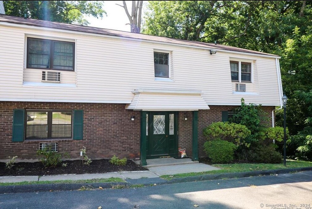 Primary Photo - 47 Enid St
