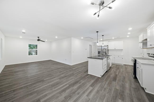 Photo - 175 Holly Rd NW House