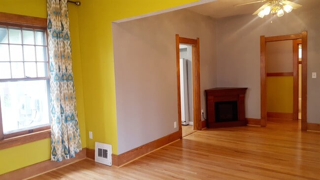 Comedor - 2816 Reed Ave