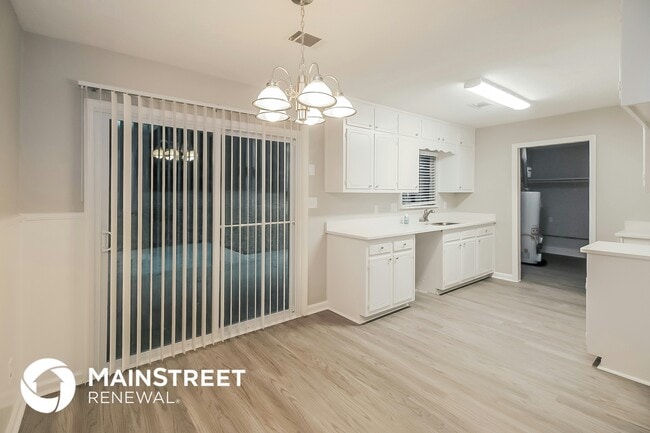 Building Photo - 10084 Silent Trail