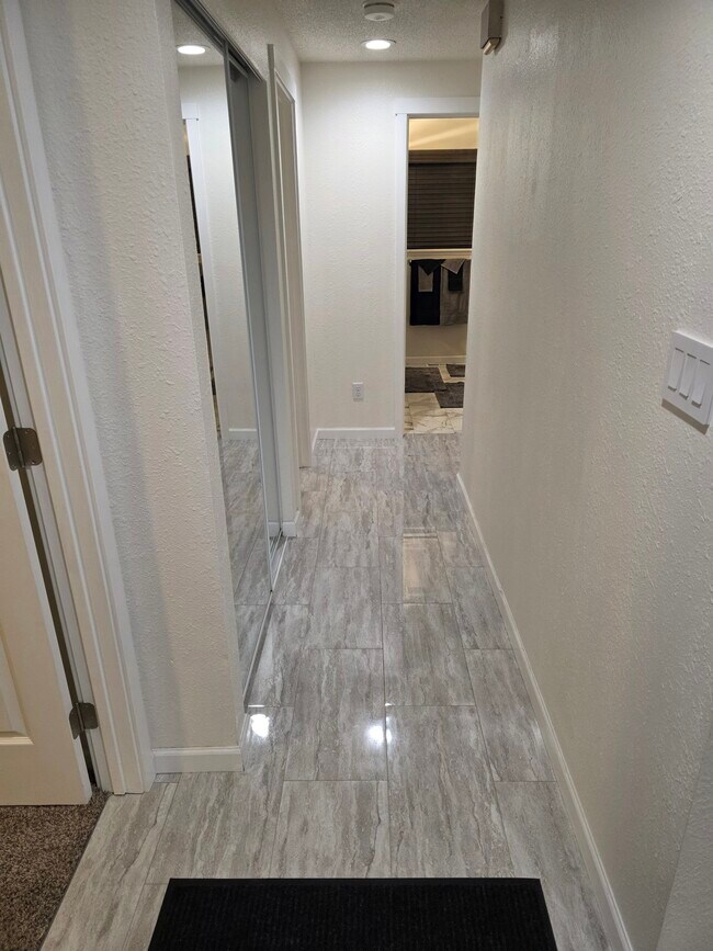 Foto del edificio - 8424 69th Ave SW