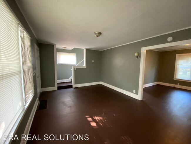 Building Photo - 3 br, 1 bath House - 179 S. Eureka Ave.