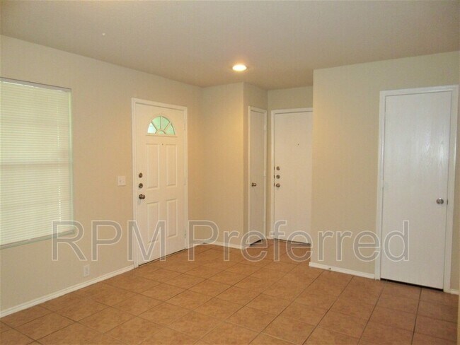 Foto del edificio - 822 Grand Plains Dr