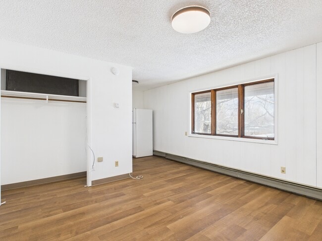 Building Photo - 401 Slater St