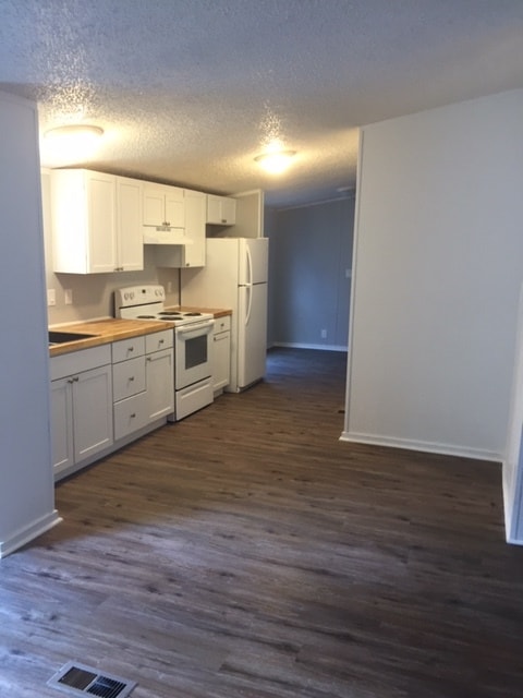 Building Photo - 545 Wancy Cir