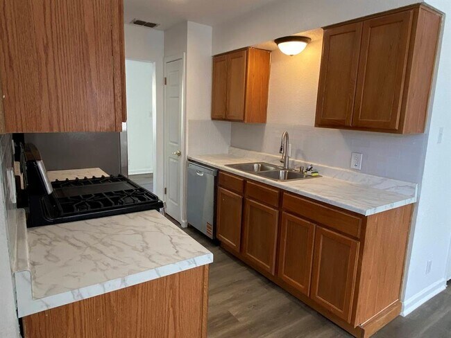 Foto del edificio - 5813 Signal Point