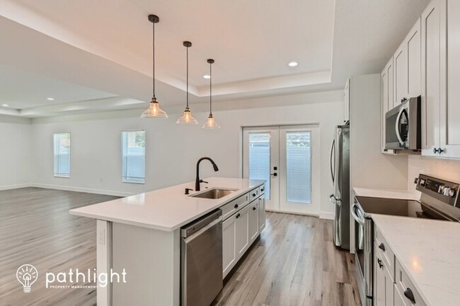 Building Photo - 3045 Union Street N, St. Petersburg, FL, 3...