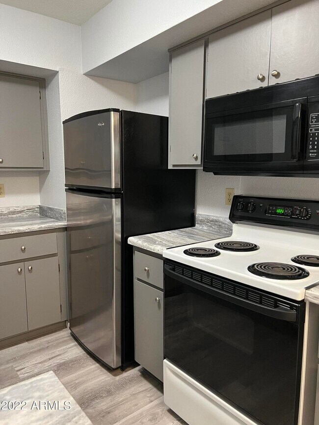 Building Photo - 4444 N Paradise Vlg Pkwy S