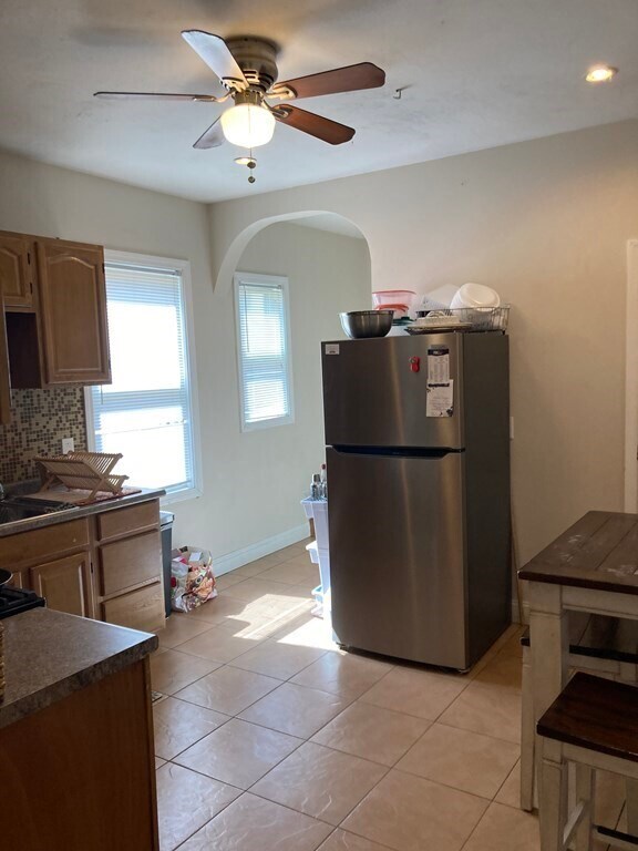 Building Photo - 88 Draper St