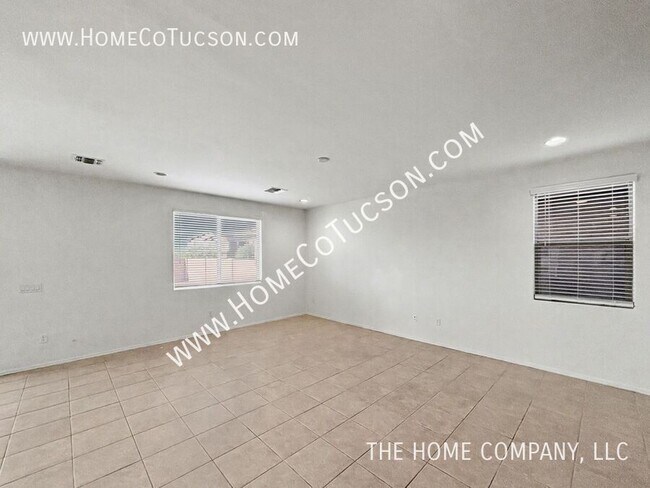 Building Photo - 7108 S Via Gaucho Viejo